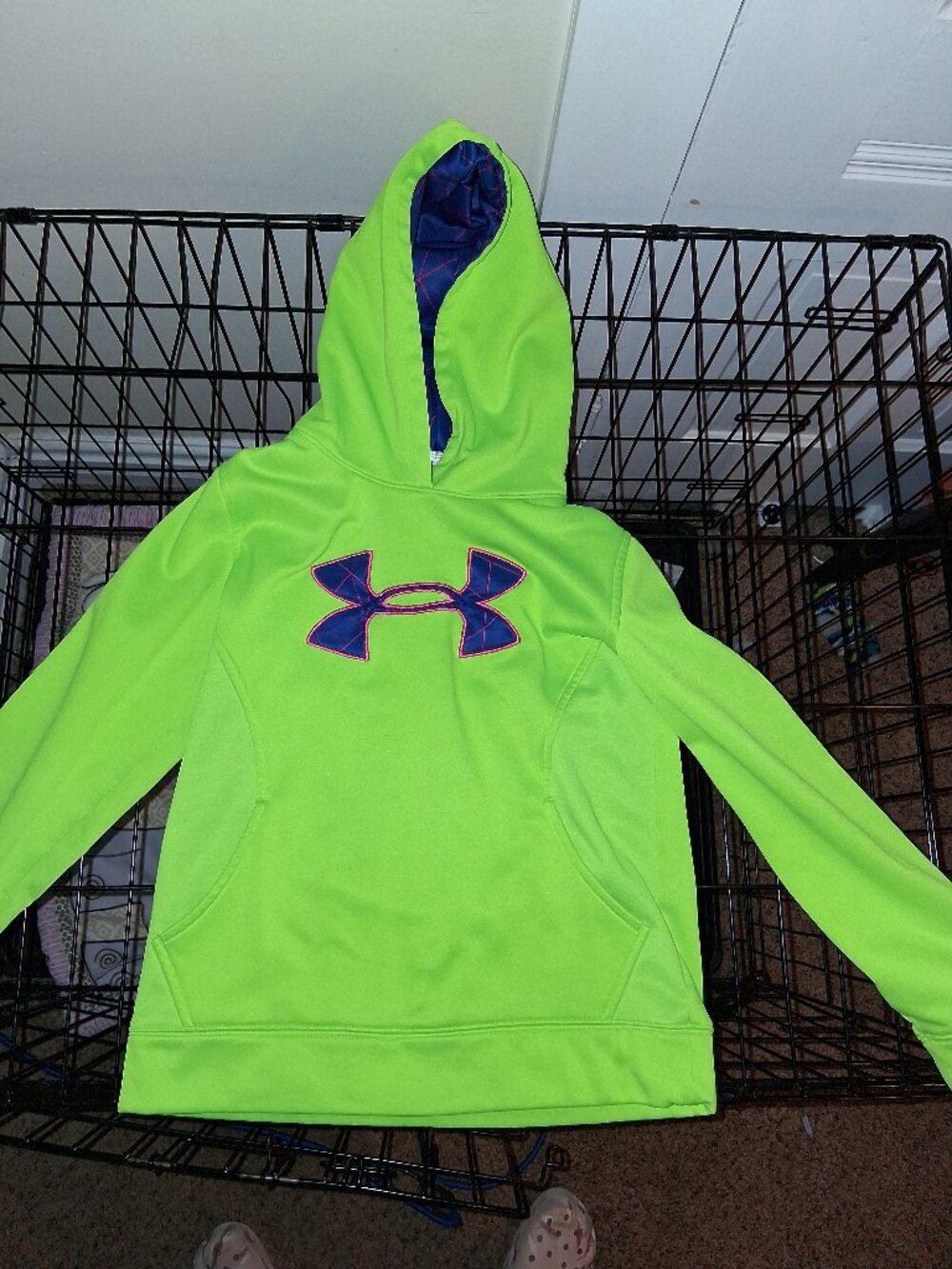 Under Armor sweatshirt